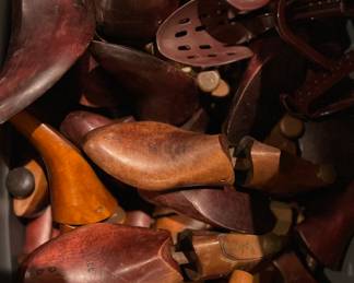 OLD WOOD SHOE STRETCHERS