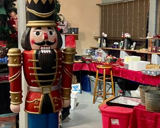 LIFE SIZE MOTION DETECT LIGHT UP NUTCRACKER