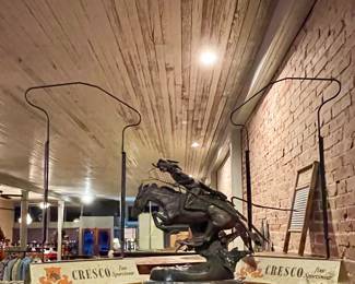 WIRE DISPLAYS, ADVERTISING SIGNAGE