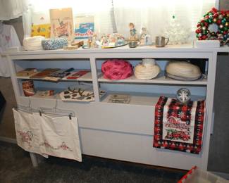 Vintage Hats, Linens, Collectibles