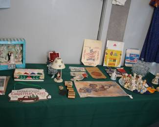 Vintage Collectibles & Decor