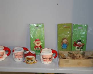 Vintage Santas & Christmas Decor