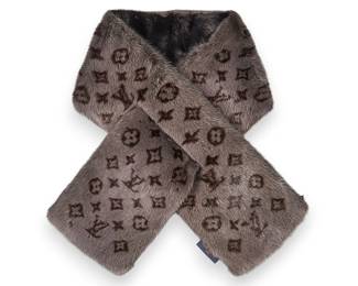  Louis Vuitton Monogram Reverso Mink Fur Scarf