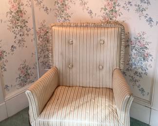 Vintage Bedroom Chair and floor lamp 