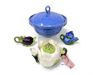 210 JensenTurnagePotteryBlueCoveredBowlMiniTeapotFigurines4pcs