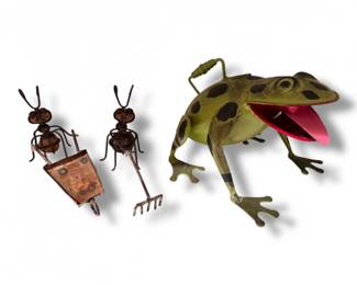 185 FrogWateringCanPairofMetalAntYardArtFigures