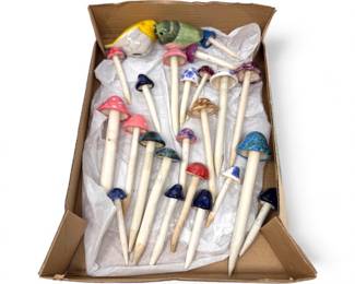 240 MolbaksCeramicPlanterMushroomsGardenStakes