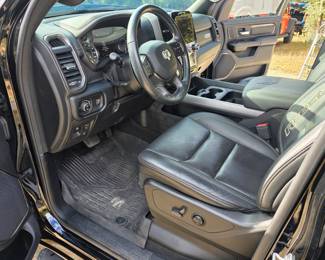 Full leather seats with dual front power control upgrades