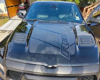 This truck also offers a full panoramic moon roof