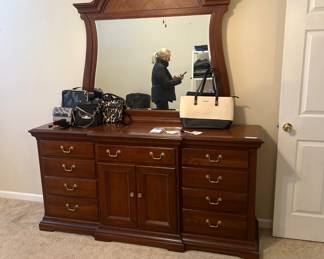 Thomasville dresser and mirror, like new!