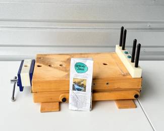 28 GripAllJawsWoodWorkingTable