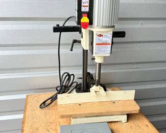 13 ShopFoxHeavyDutyMortisingMachineWBitsArlingtonPickUpOnly