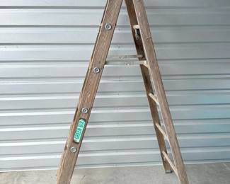 87 GreenBuilt6WoodenLadderArlingtonPickUpOnly