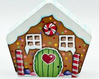 67 JudysHandPaintedGingerbreadHouseArlingtonArtist
