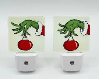 25 JudysHandPaintedTheGrinchNightLightsArlingtonArtist
