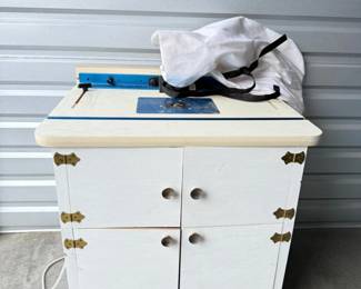 17 RouterTableWRouterLotsofExtrasArlingtonPickUpOnly