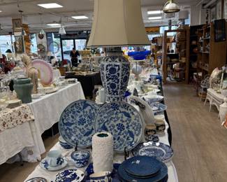 Fine china and tableware 