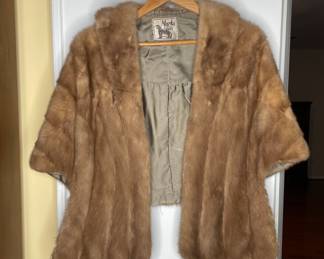 Marks Furs vtg fur capelet