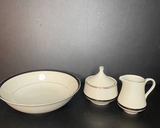 Royal limited Dynasty serving pieces 