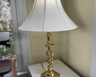 Brass twist lamp