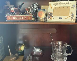 Hockey decor & collectibles