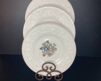 Wedgwood England Patrician plates vtg
