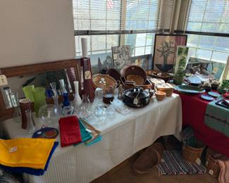 Frank Lloyd Wright Collection Pinnacle Vase. 