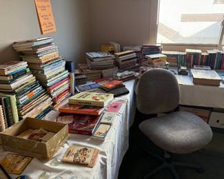 Lots of cook books and other books, vinyl records. 