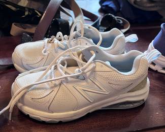 NEW BALNCE size 7 brand new 