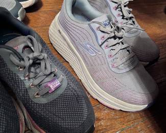 Skechers Max Cushioning Running Shoes – Women’s Size 7, Lavender & Grey