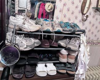 Women’s Shoe Lot with Multiple Pairs – Includes New Balance Running Shoes Size 7, Sandals, Slippers & More
