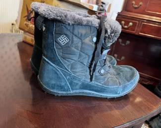 Columbia women's snow boots