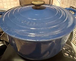 Blue Le Creuset Dutch Oven – Classic Enameled Cast Iron Cookware