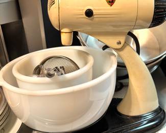 Sunbeam Mixmaster 1950s Automatic Stand Mixer – Model 12 – Tested, USA Made