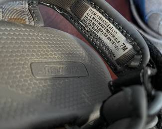 Khombu “Evelyn” Black Sandals – Size 7M