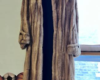floor length Vintage Exotic-Pattern Full-Length Fur Coat – Striking Brown & Ivory Statement Outerwear