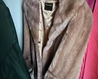 Fissawel Faux Fur Jacket (Light Beige)