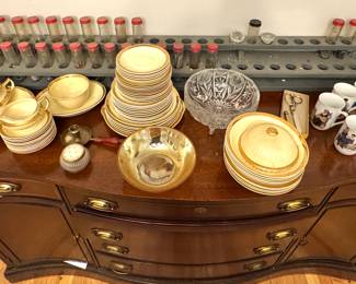 18 Carat Gold Trim China Set – Warranted Gold Dinnerware Collection