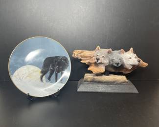Princeton Gallery "Midnight Renegade" collector plate by Jon Van Zyle & limited edition wolf sculpture by artist Rick Cain