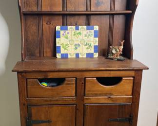 Vtg. Rustic small hutch