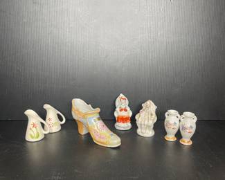 Miniature figurines & vases vtg