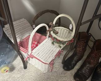 Vintage baskets in great condition