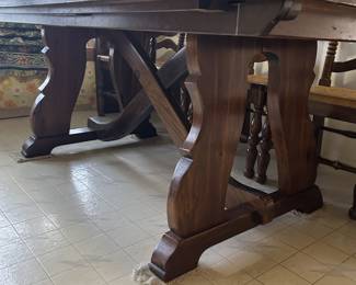 Extendable Solid wood dining table