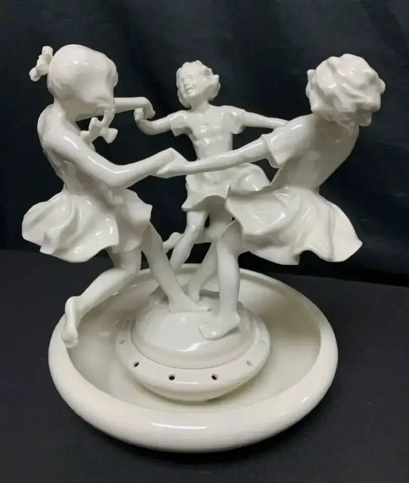 CT330VVintage German Hutschenreuther May Dance