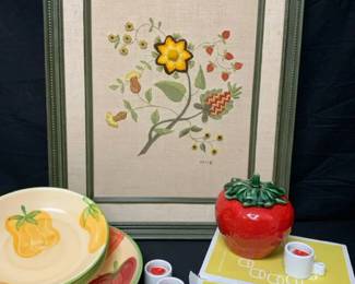 CT314Needlepoint And Strawberry Decor