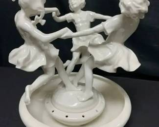 CT330VVintage German Hutschenreuther May Dance