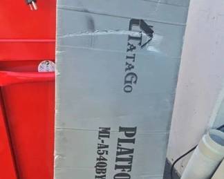 MK110Queen Platform Metal Bed Frame black