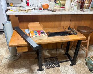 Vintage Singer Sewing Machine case