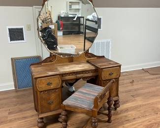Antique vanity 