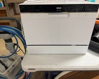 Countertop dishwasher